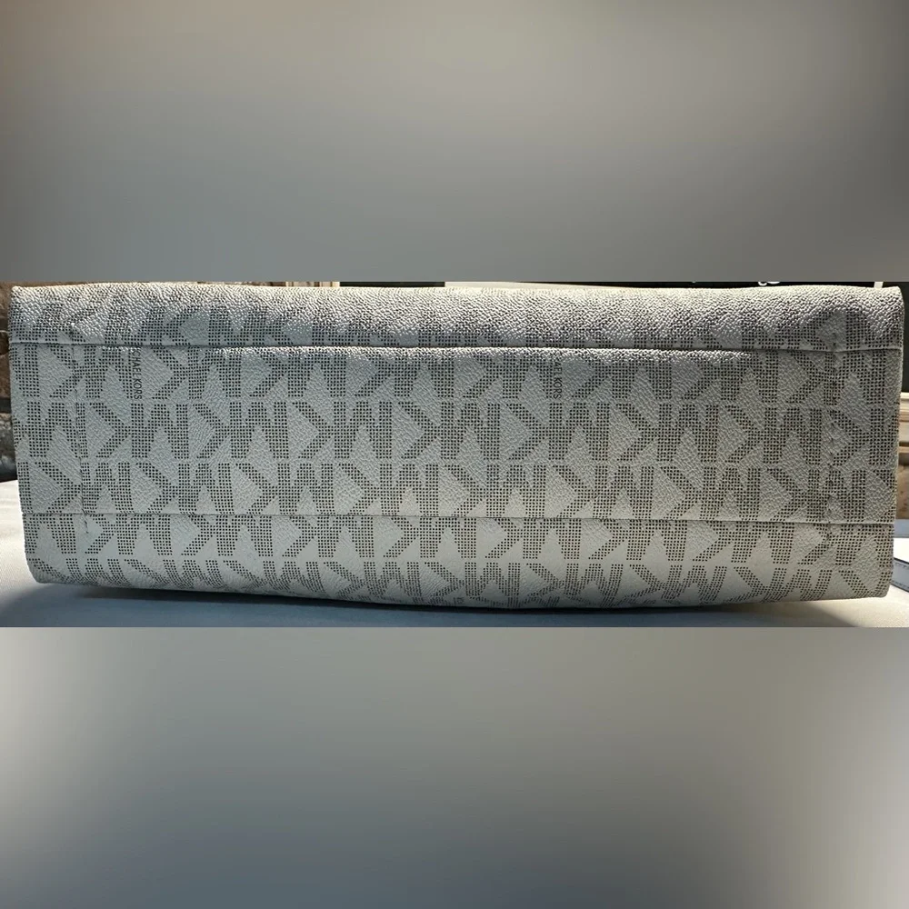 Michael Kors Blue and Cream Women's Bag